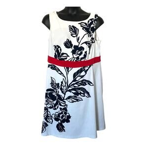 In Studio women's whimsical floral plus size 20 W dress